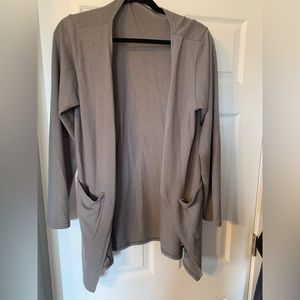 Zyia boyfriend sweater in gray size small